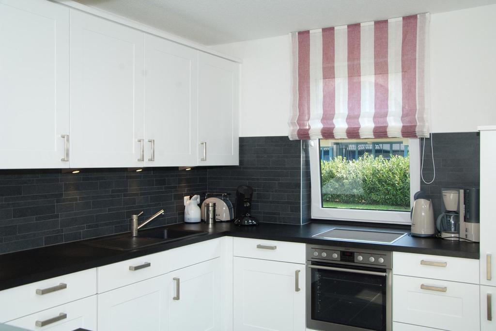 Ferienhaus Emmely Nur Wenige Gehminuten Zum Strand Ruhig Glowe Dış mekan fotoğraf