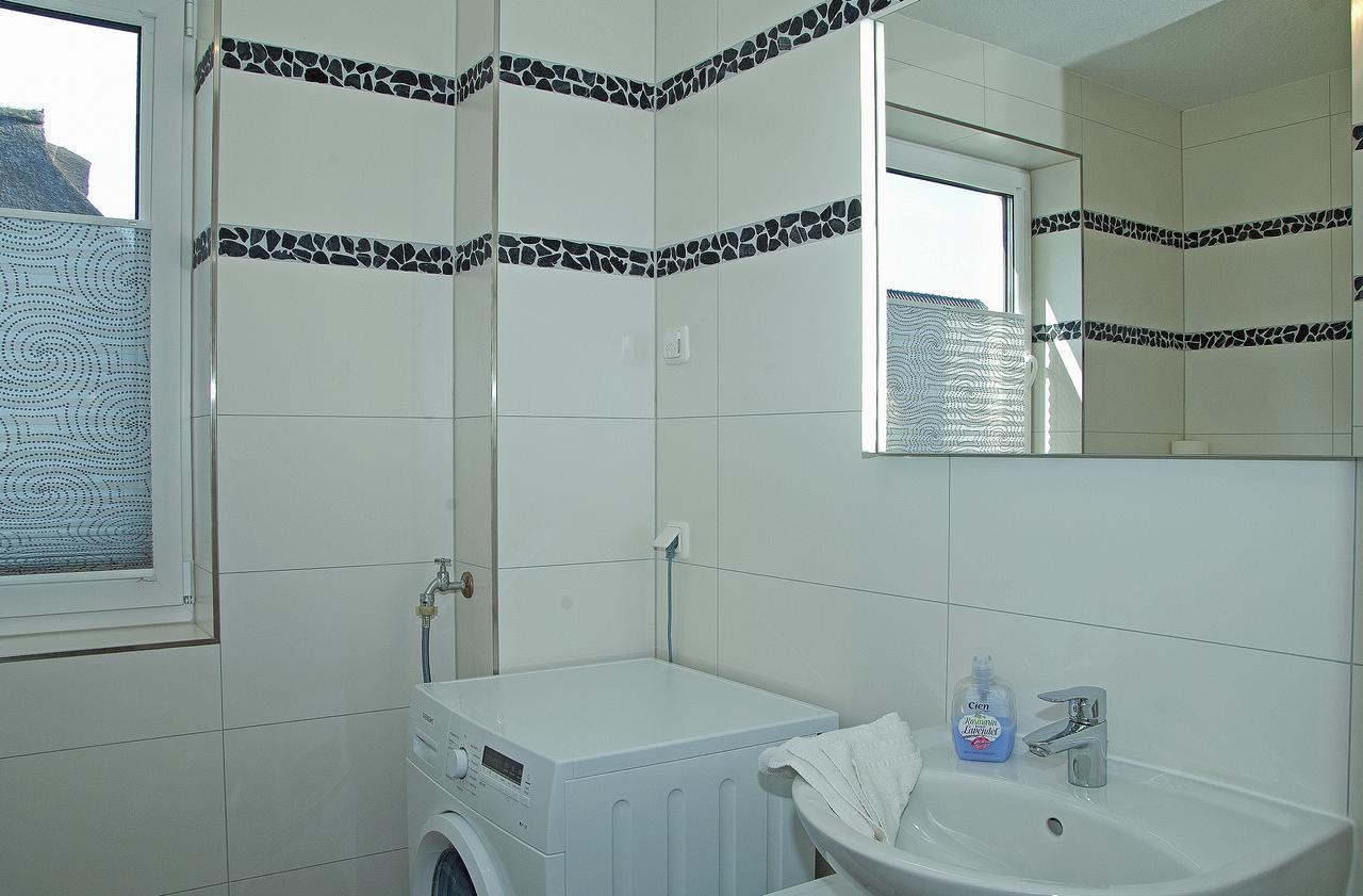 Ferienhaus Emmely Nur Wenige Gehminuten Zum Strand Ruhig Glowe Dış mekan fotoğraf